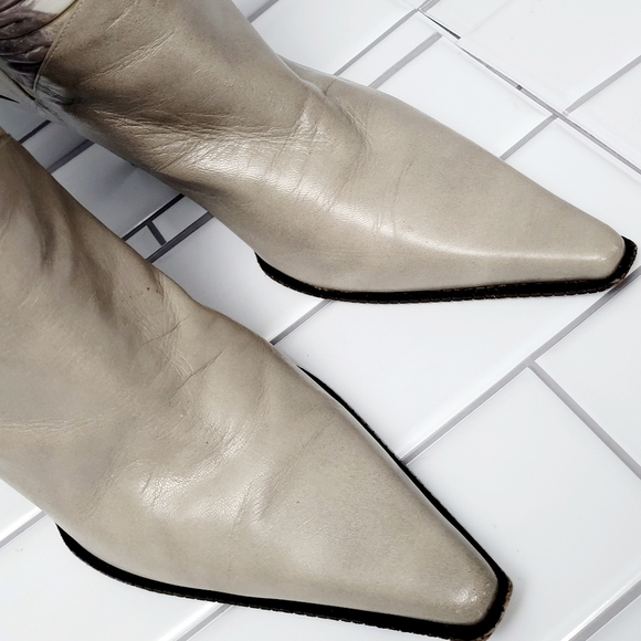 DIBRERA by Paolo Zanoli Soft Gray Leather High Heel Boot Pointed Toe Floral Plea - Picture 4 of 10